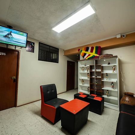 Hostal Tarapaca Hotel Huanuco Exterior photo