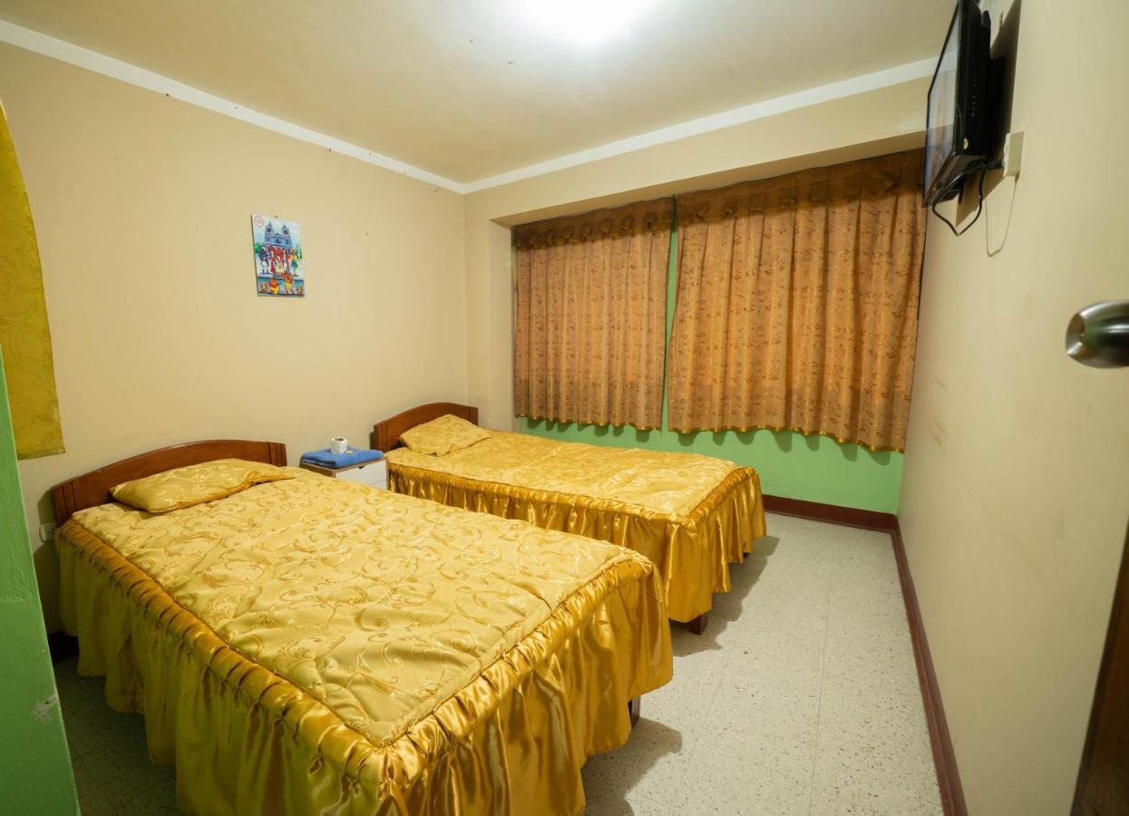 Hostal Tarapaca Hotel Huanuco Exterior photo