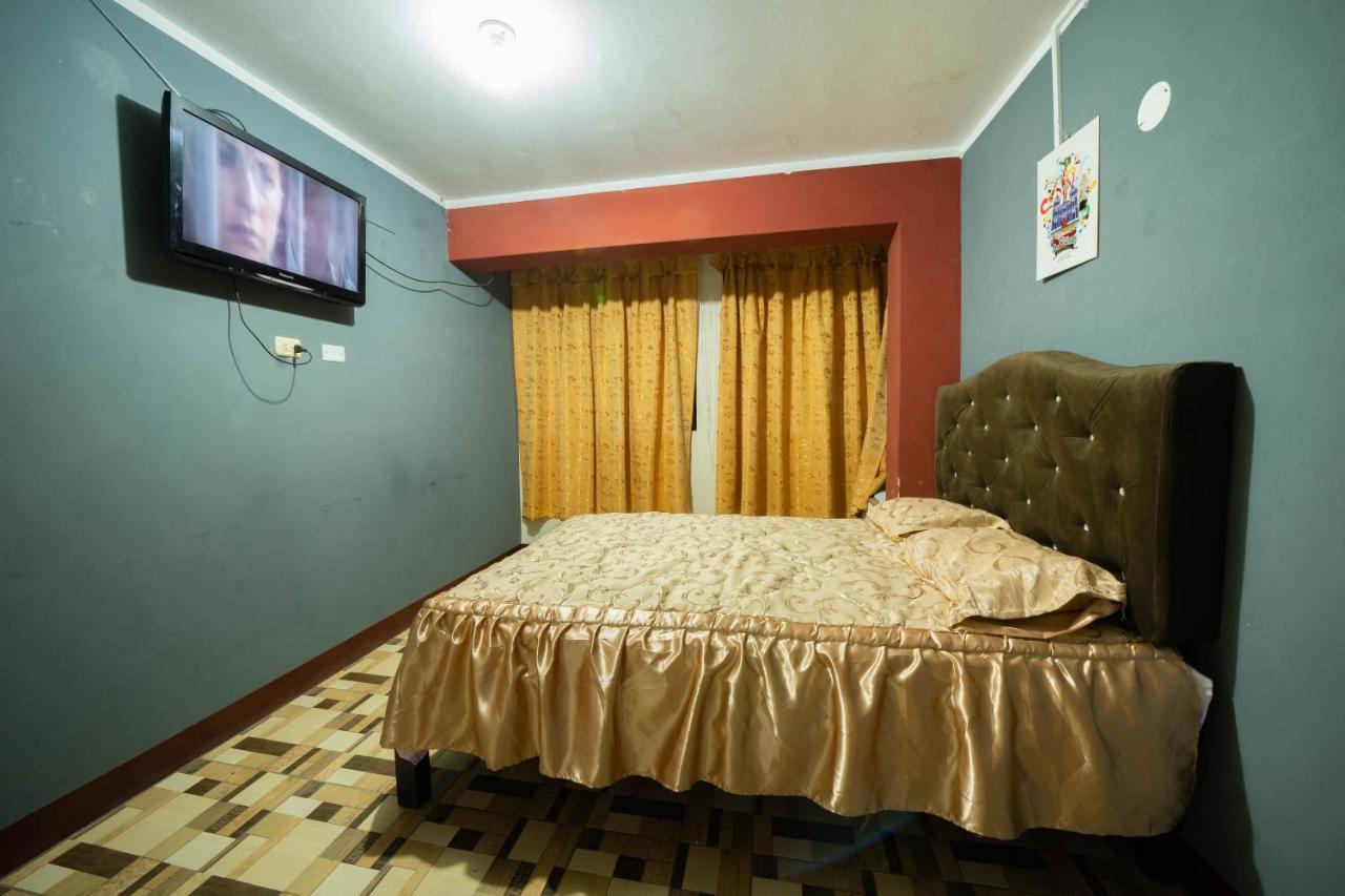 Hostal Tarapaca Hotel Huanuco Exterior photo